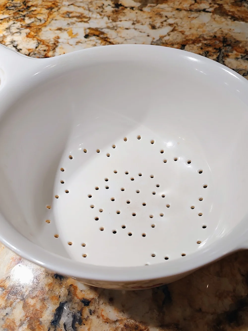 White Ashberry Melamine strainer W Peach Floral Design, vintage.